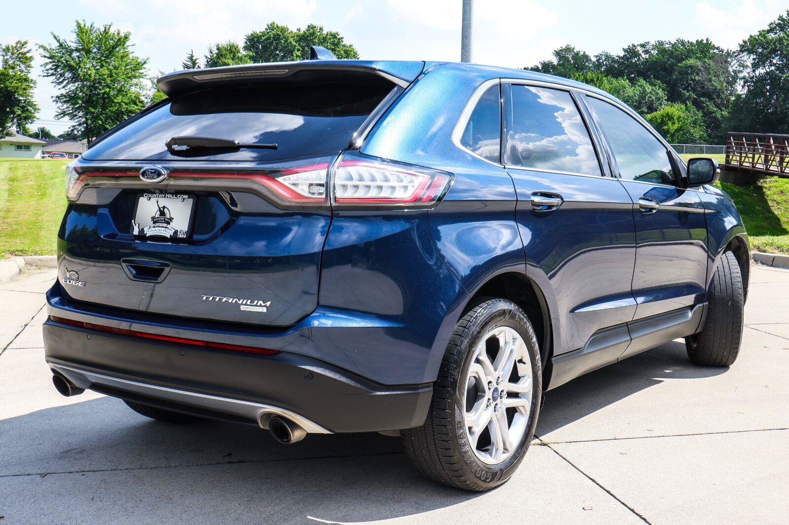 Used 2017 Ford Edge Titanium w/ Equipment Group 301A FWD image 17