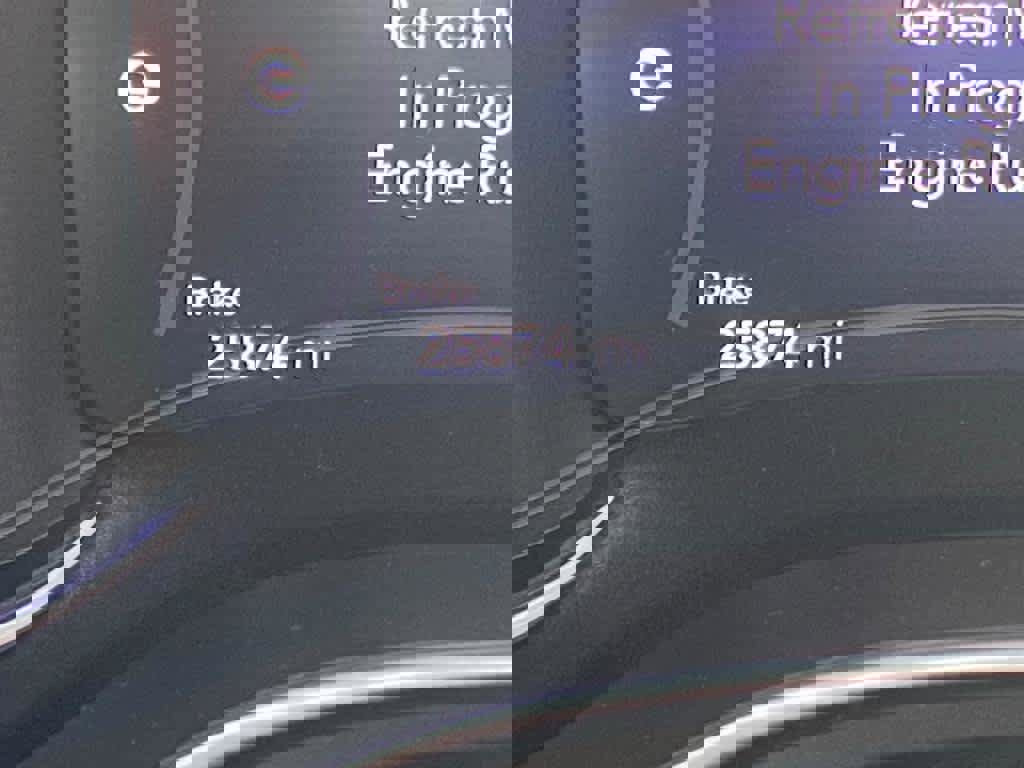 Used 2023 Chrysler Pacifica Limited w/ Uconnect Theater Family Group image 16