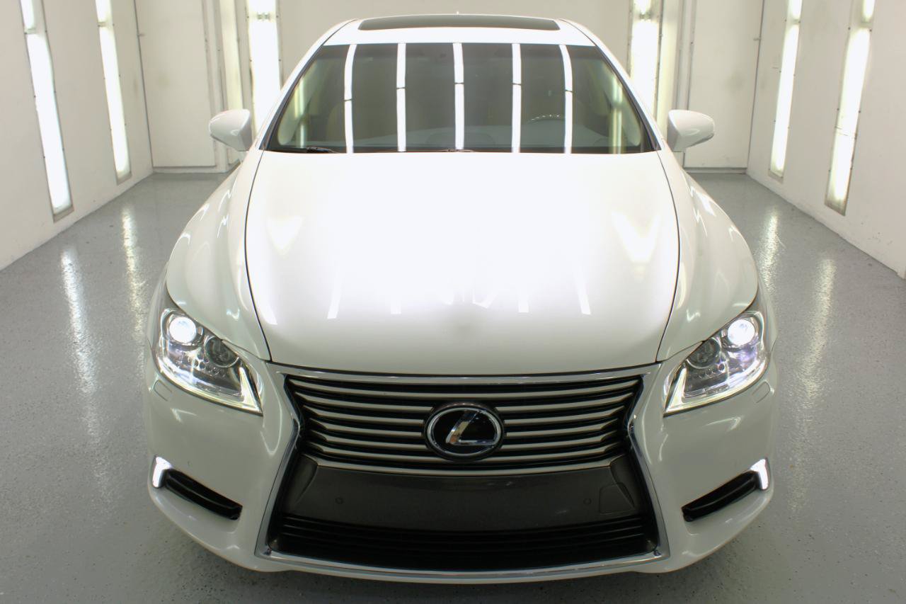 Used 2017 Lexus LS 460 w/ Comfort Package RWD image 3