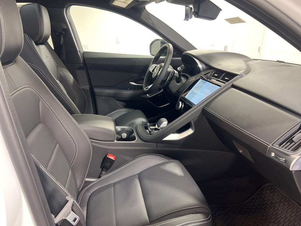 New 2024 Jaguar E-PACE R-Dynamic SE image 25