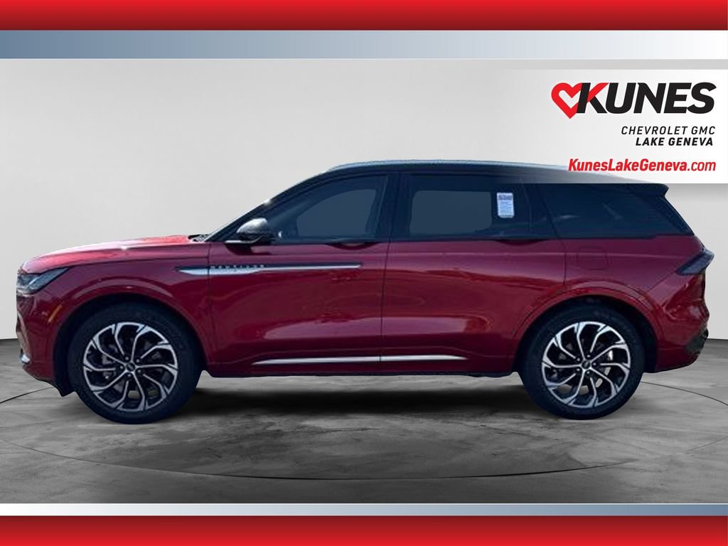 Used 2024 Lincoln Nautilus Reserve AWD/4WD image 9