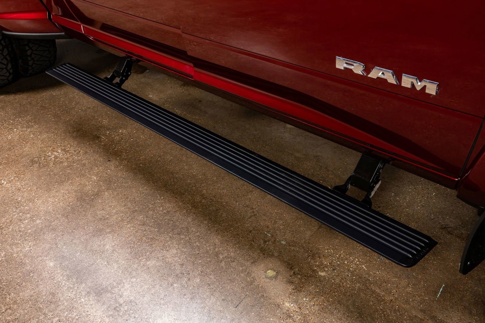 Used 2023 RAM 3500 Limited image 12