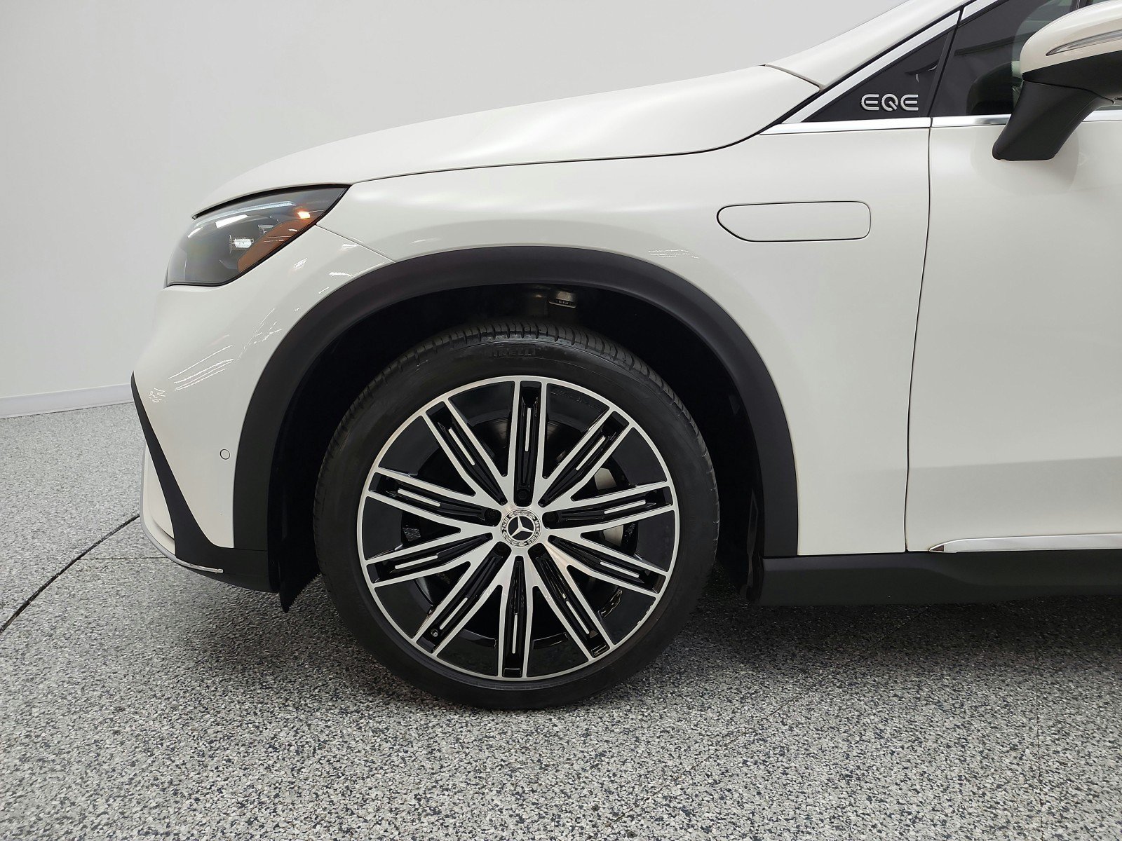 Used 2023 Mercedes-Benz EQE 500 4MATIC SUV image 21