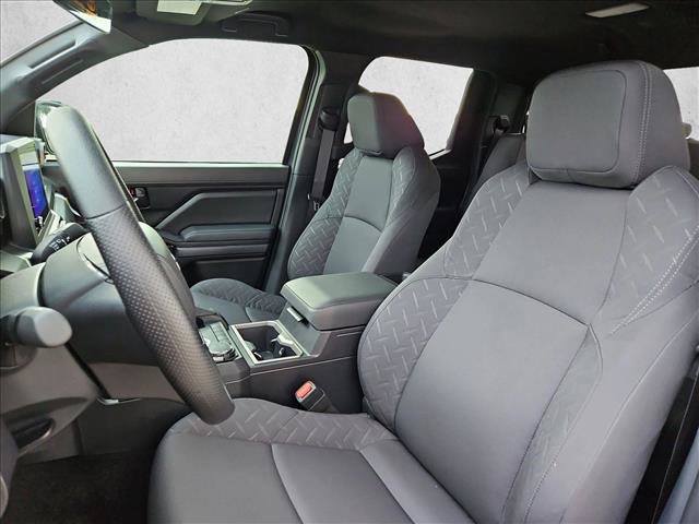 Used 2025 Toyota Tacoma SR5 AWD/4WD image 15