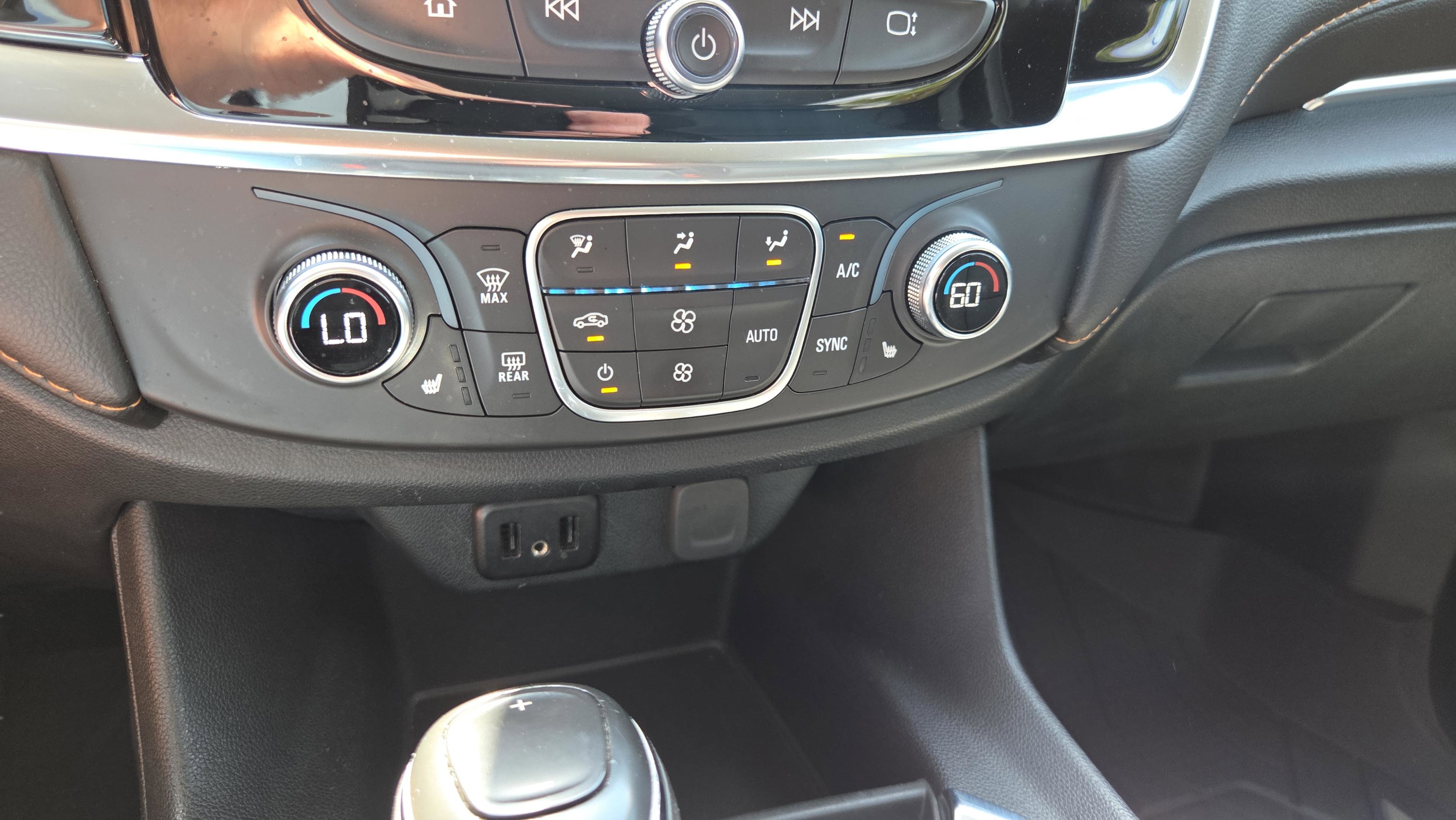 Used 2019 Chevrolet Traverse RS w/ LPO, 'HIT The Road' Package image 28