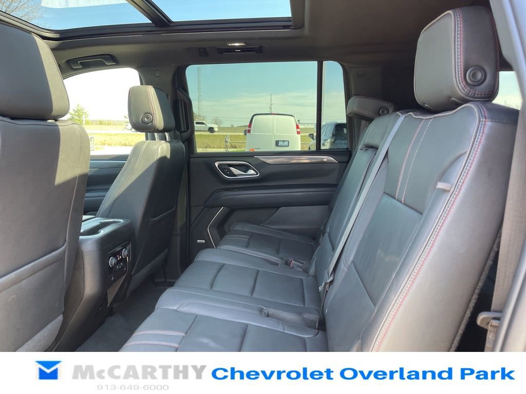 Used 2022 Chevrolet Suburban RST AWD/4WD image 15