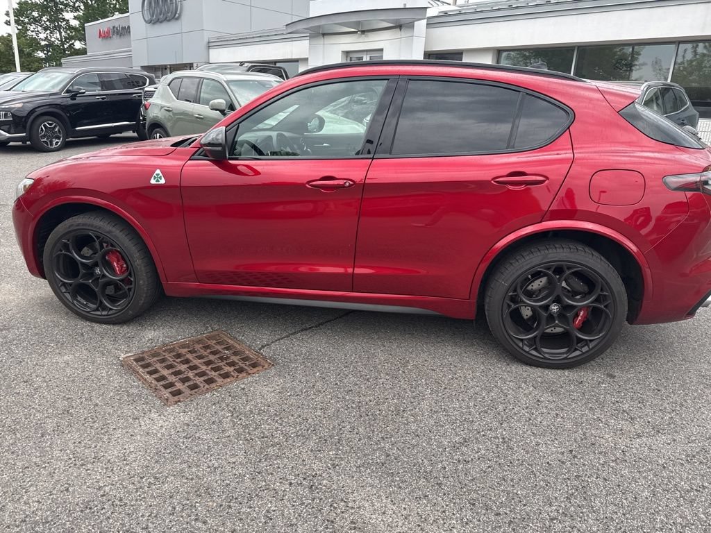 Used 2024 Alfa Romeo Stelvio Quadrifoglio w/ Active Assist Plus Package AWD/4WD image 10