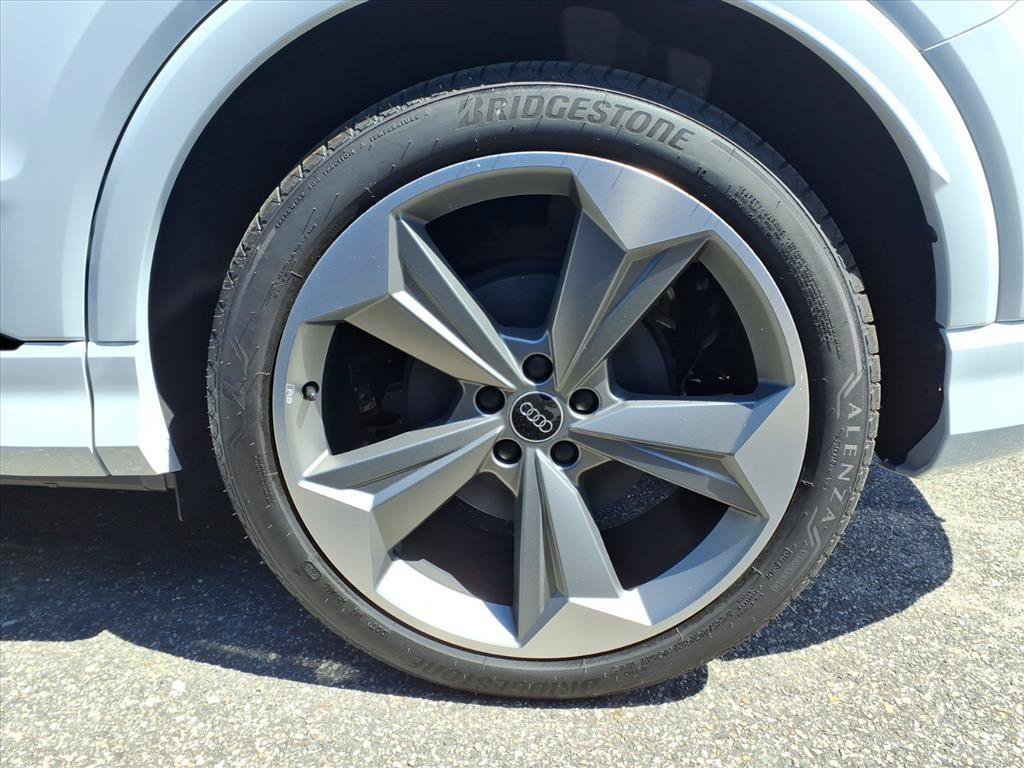 New 2025 Audi Q4 e-tron Premium Plus AWD/4WD image 28