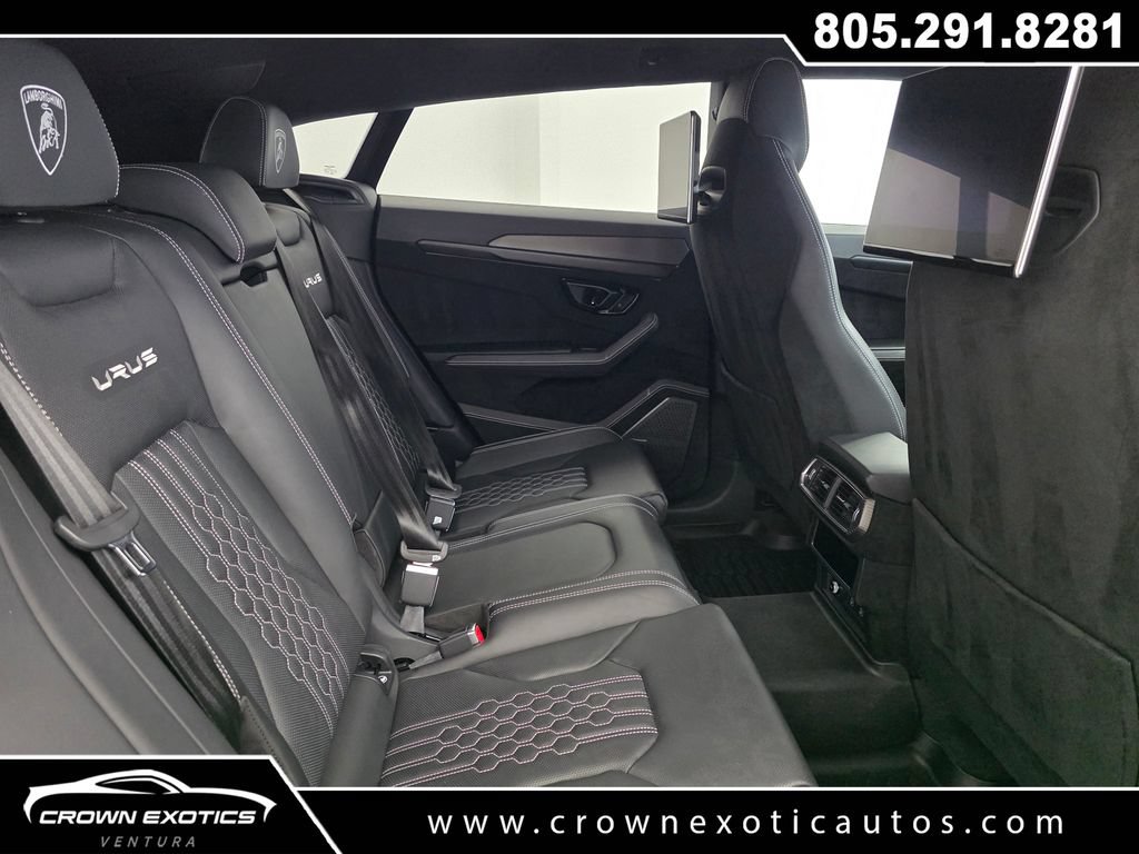 Used 2024 Lamborghini Urus Performante AWD/4WD image 14