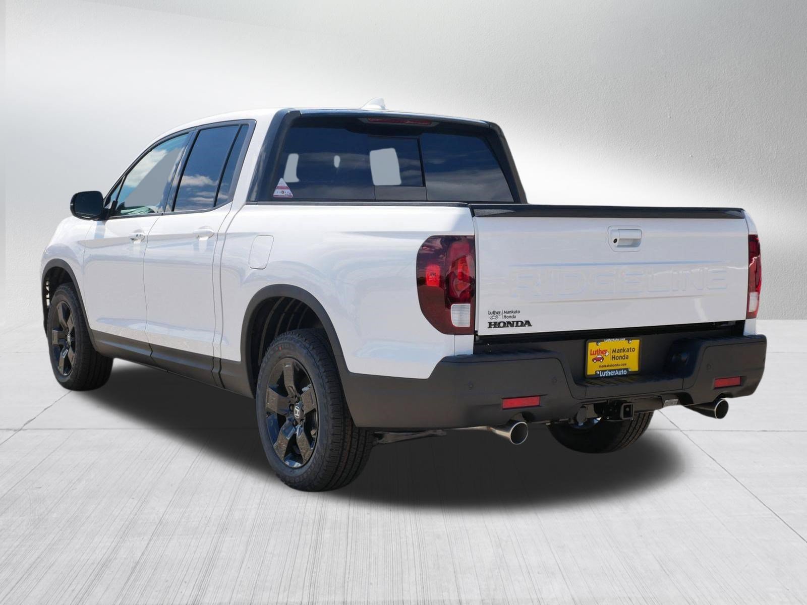 New 2026 Honda Ridgeline Black Edition image 3