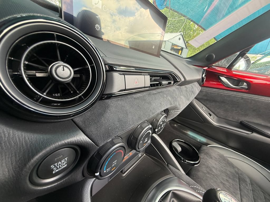 New 2026 MAZDA MX-5 Miata Club w/ Interior Package RWD image 21
