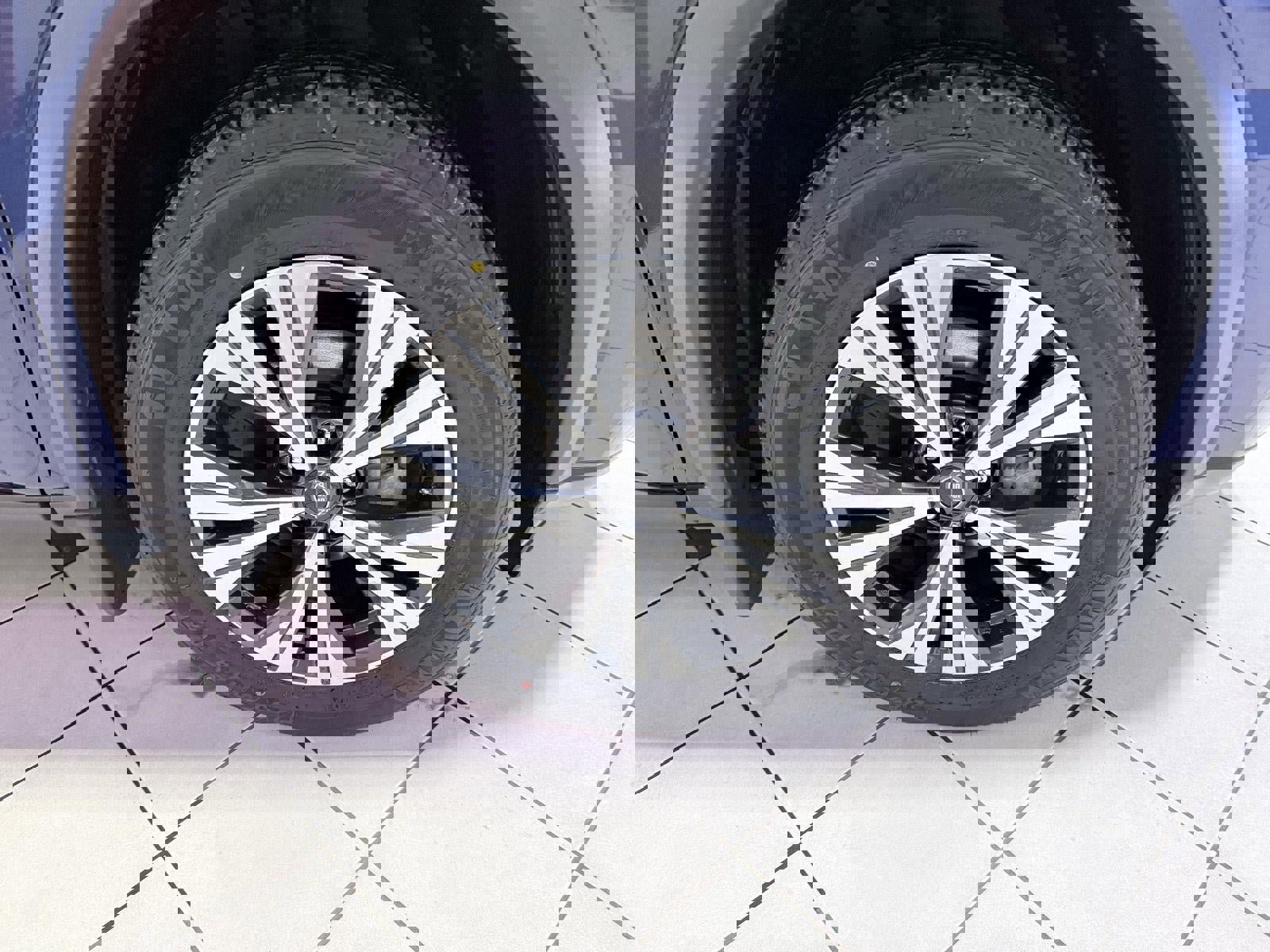 Used 2023 Nissan Rogue SV w/ SV Premium Package image 40