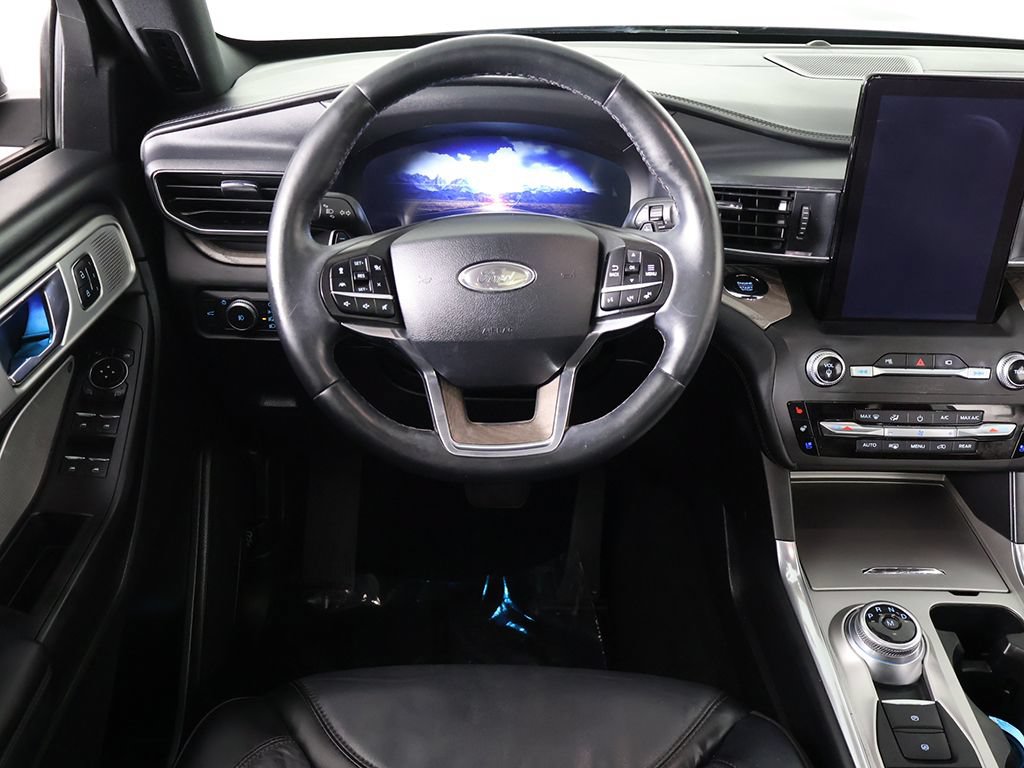 Used 2020 Ford Explorer Platinum w/ Premium Technology Package AWD/4WD image 40