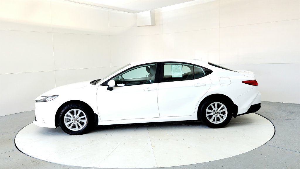 Certified 2025 Toyota Camry LE AWD/4WD image 3