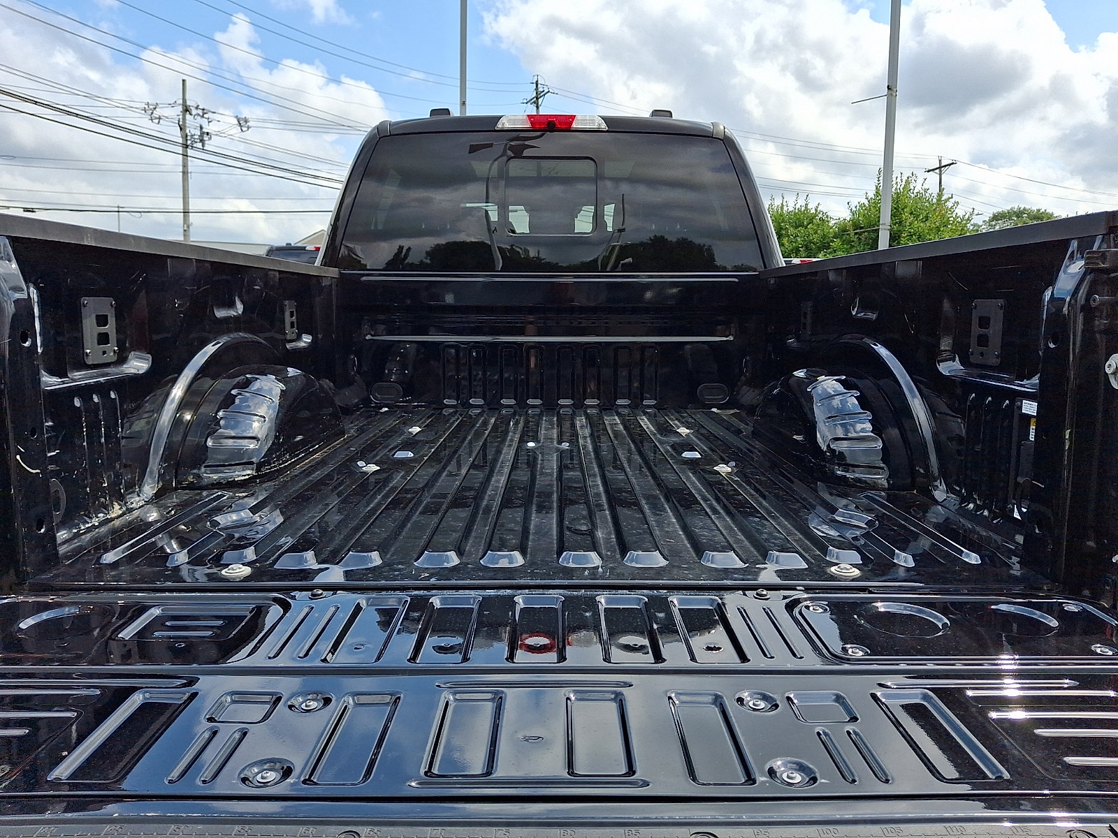 Used 2024 Ford F250 Platinum w/ FX4 Off-Road Package AWD/4WD image 30