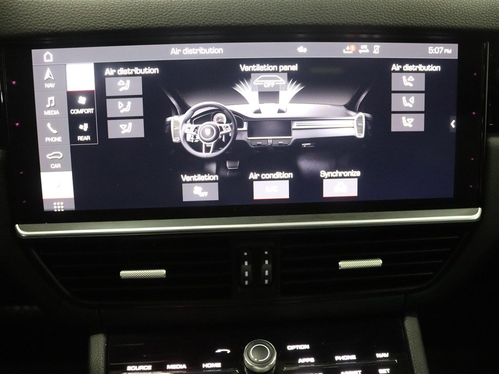Used 2021 Porsche Cayenne AWD/4WD image 40