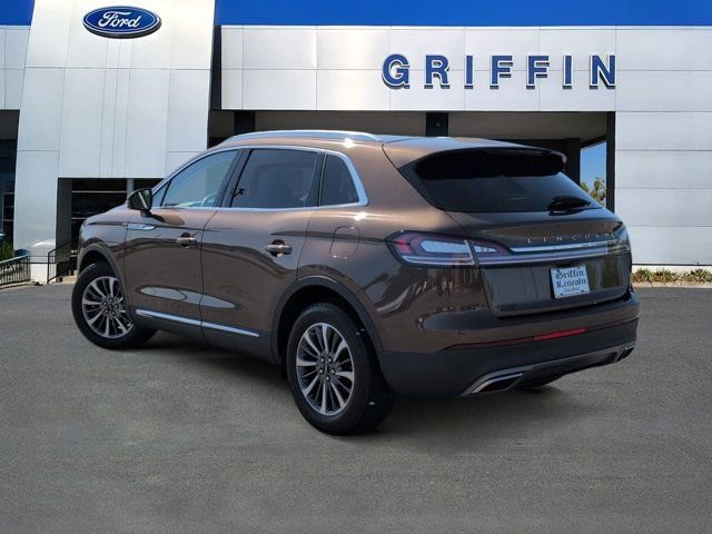 Used 2022 Lincoln Nautilus FWD w/ Premium Package image 8