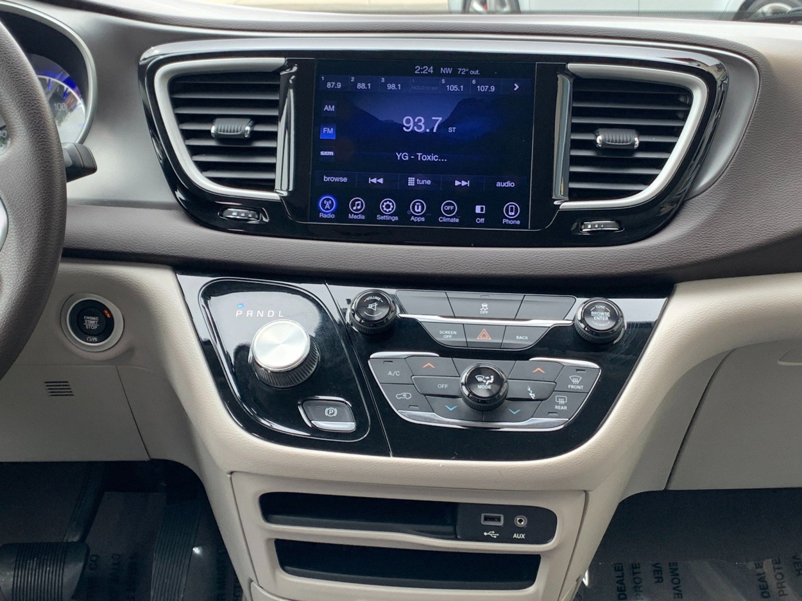Used 2017 Chrysler Pacifica Touring FWD image 24