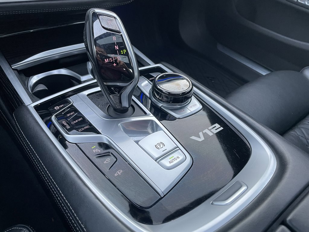 Used 2018 BMW M760i xDrive w/ Luxury Rear Seating Package AWD/4WD image 29