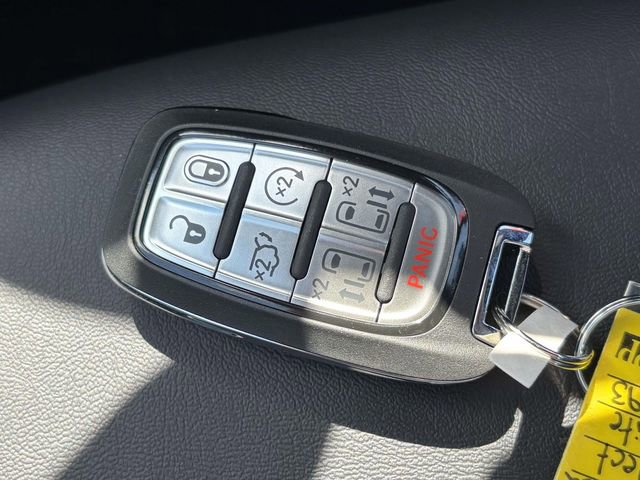 New 2027 Chrysler Pacifica Select FWD image 27