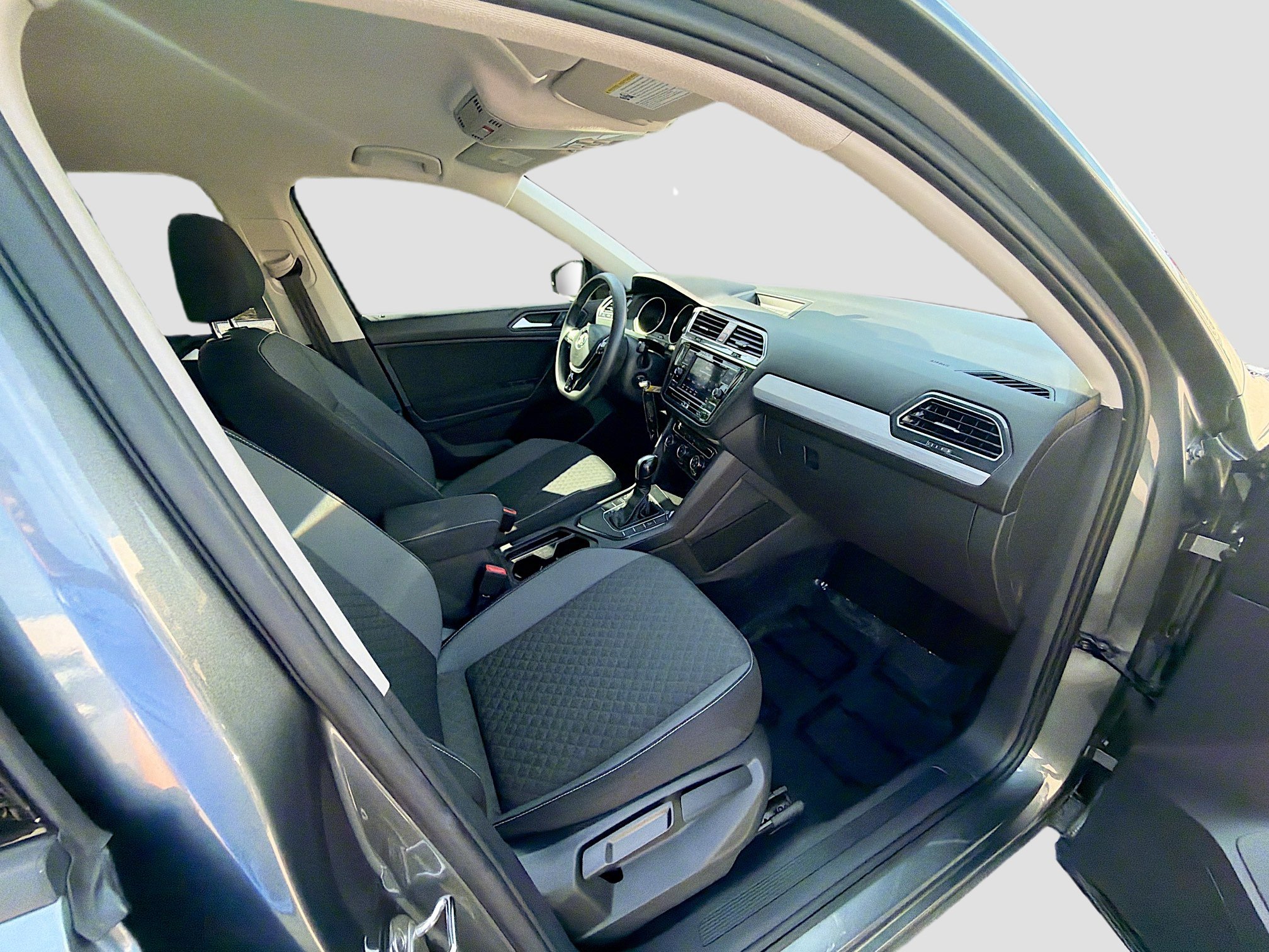 Used 2021 Volkswagen Tiguan S image 31