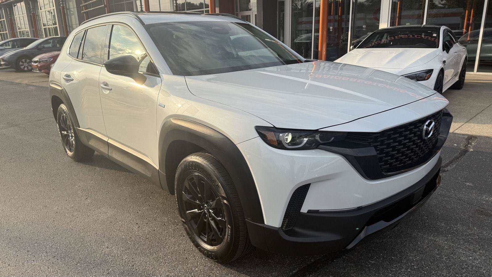 Used 2025 MAZDA CX-50 AWD 2.5 Hybrid w/ Premium Pkg image 9