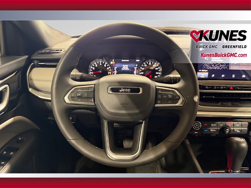 Used 2025 Jeep Compass Limited AWD/4WD image 15