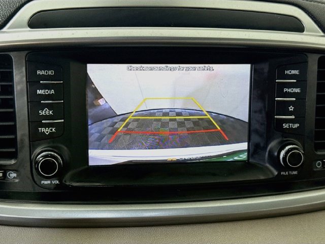 Used 2020 Kia Sorento EX FWD image 18