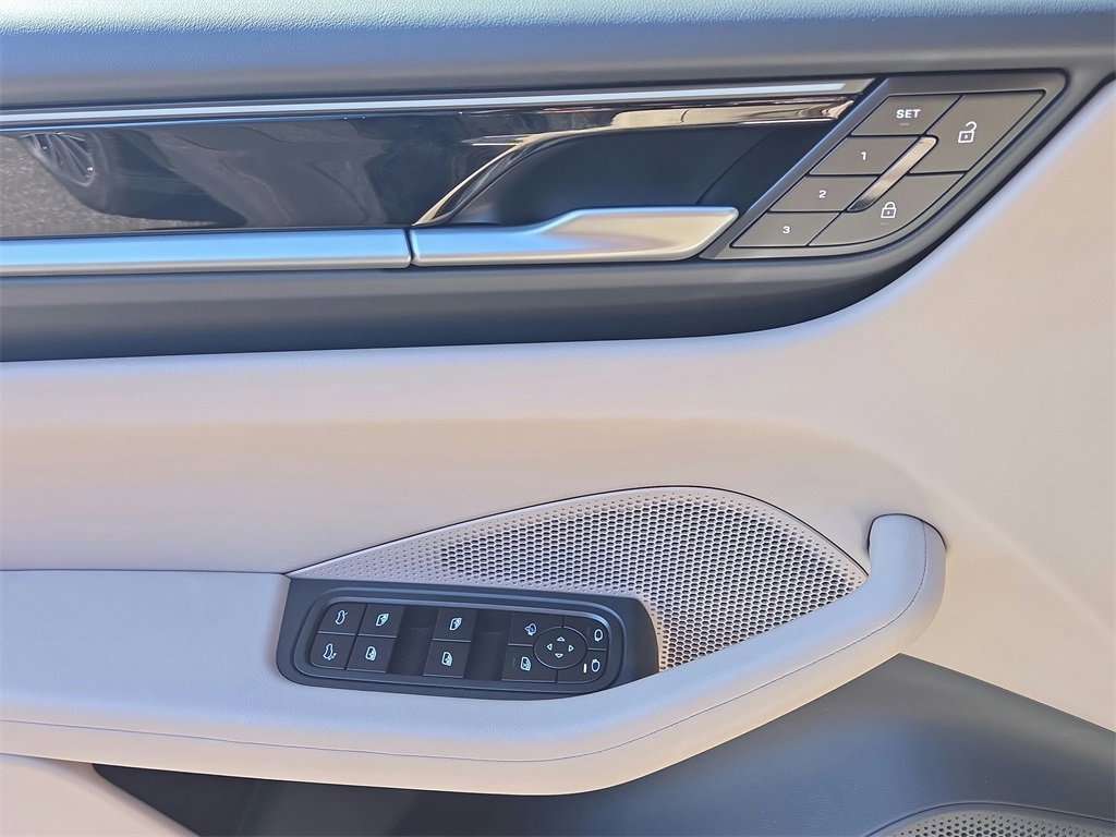 New 2025 Porsche Macan 4S Electric image 7