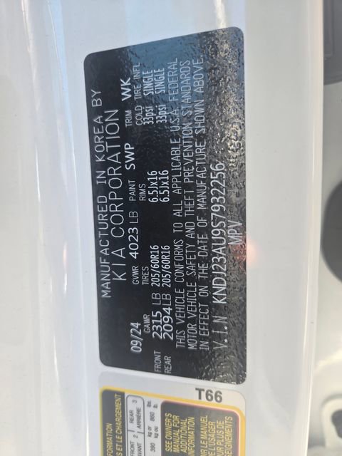 Used 2025 Kia Soul LX w/ LX Technology Package FWD image 22