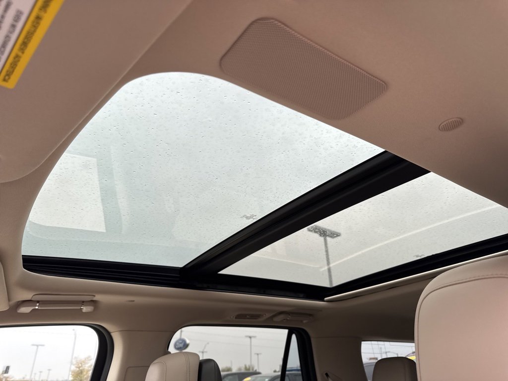 Used 2022 Lincoln Navigator L Reserve image 6