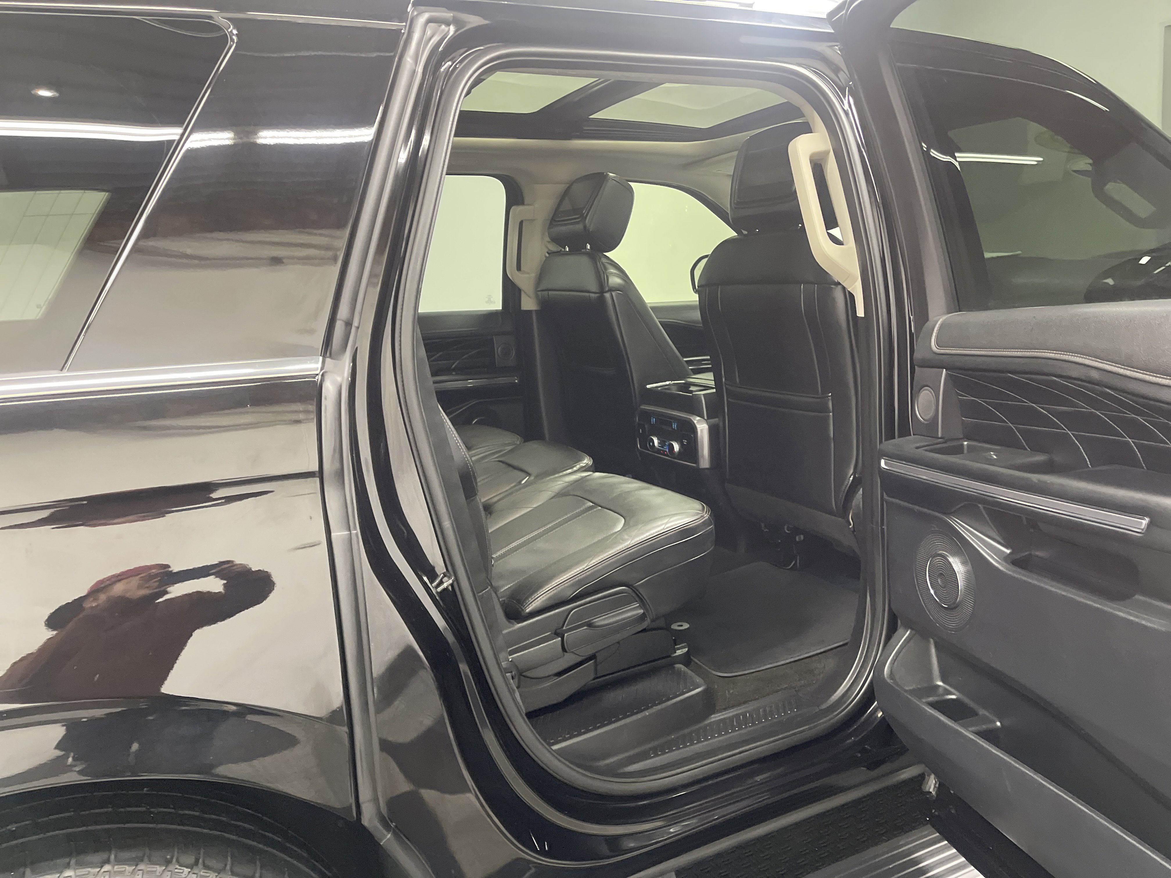 Used 2019 Ford Expedition Max Platinum image 21