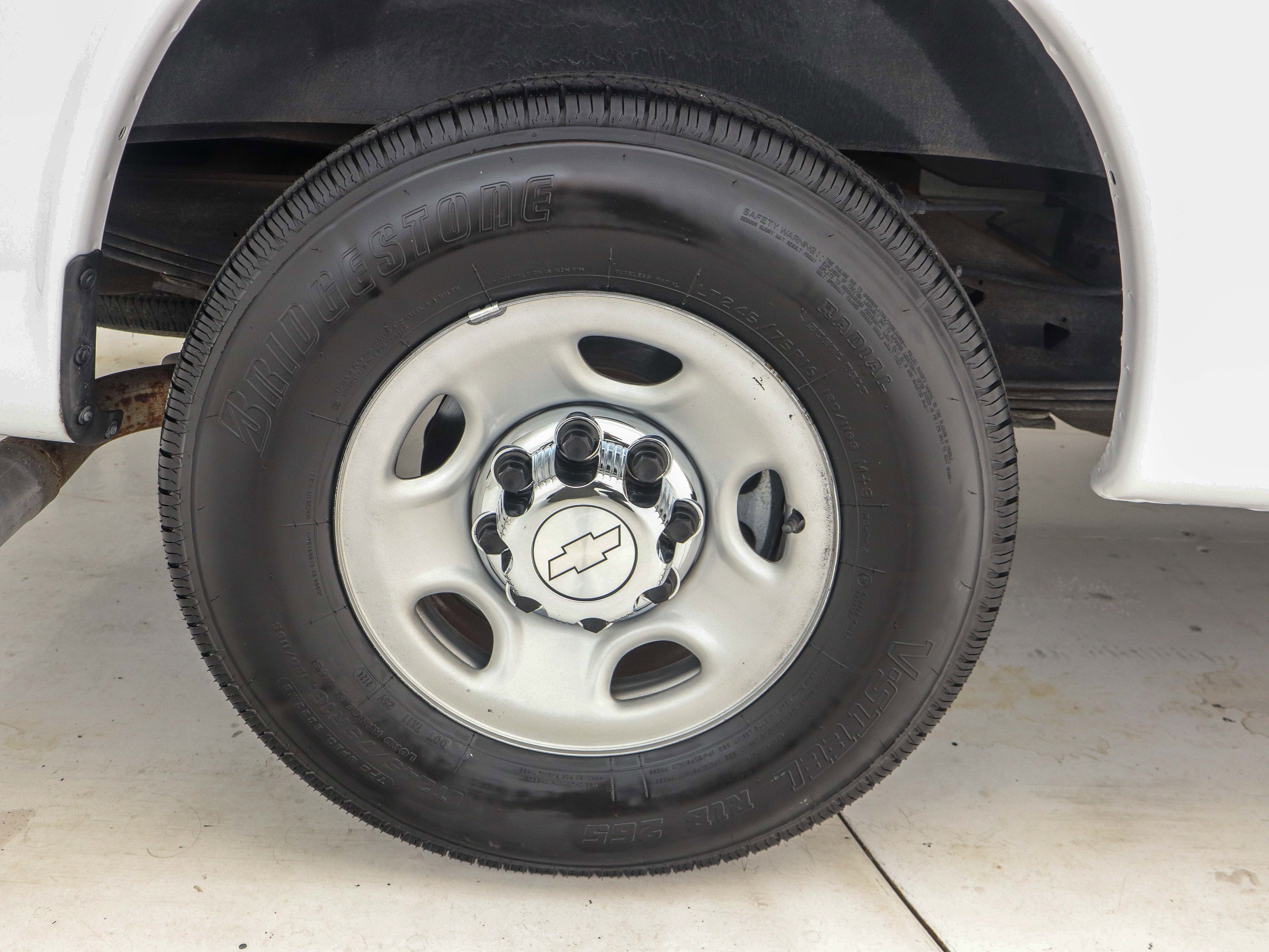 Used 2019 Chevrolet Express 2500 LT w/ LT Preferred Equipment Group image 28