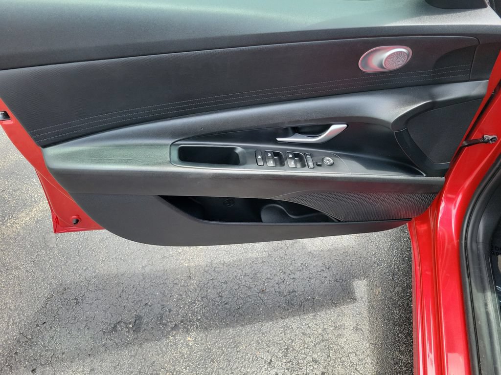 Used 2023 Hyundai Elantra SEL FWD image 25