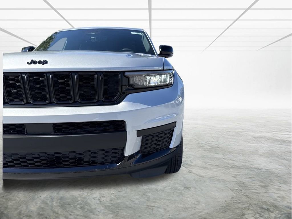 New 2025 Jeep Grand Cherokee L Laredo image 39