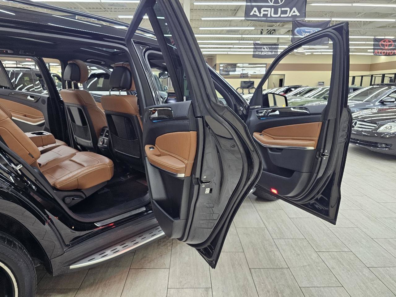 Used 2018 Mercedes-Benz GLS 550 4MATIC image 15