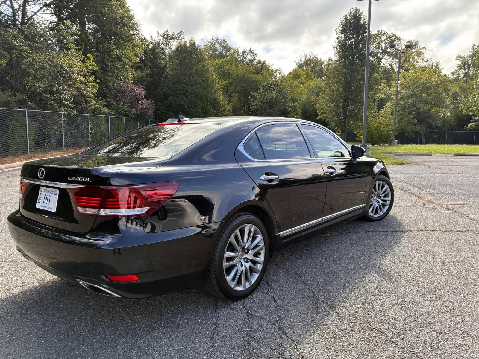 Used 2013 Lexus LS 460 L w/ All-Weather Pkg RWD image 10