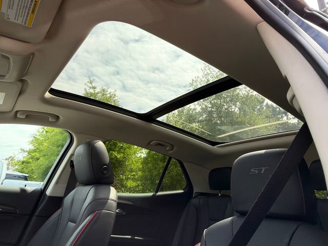 Used 2023 Buick Envision Essence w/ Sport Touring Package FWD image 33
