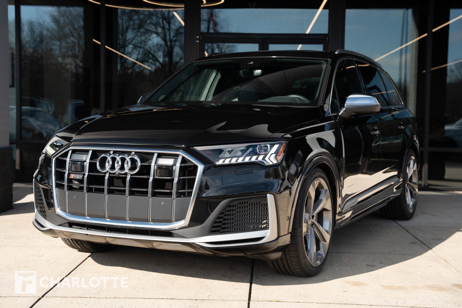 Used 2023 Audi SQ7 Premium Plus w/ Towing Package image 8