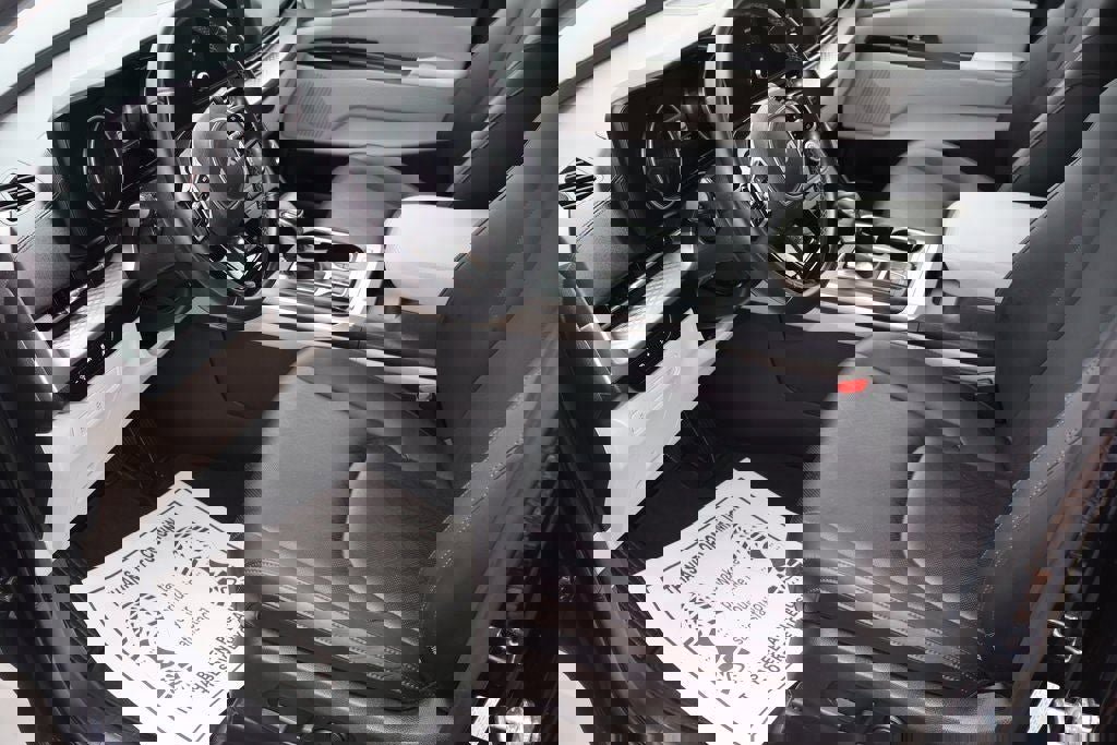 Used 2023 Kia Carnival LX image 18