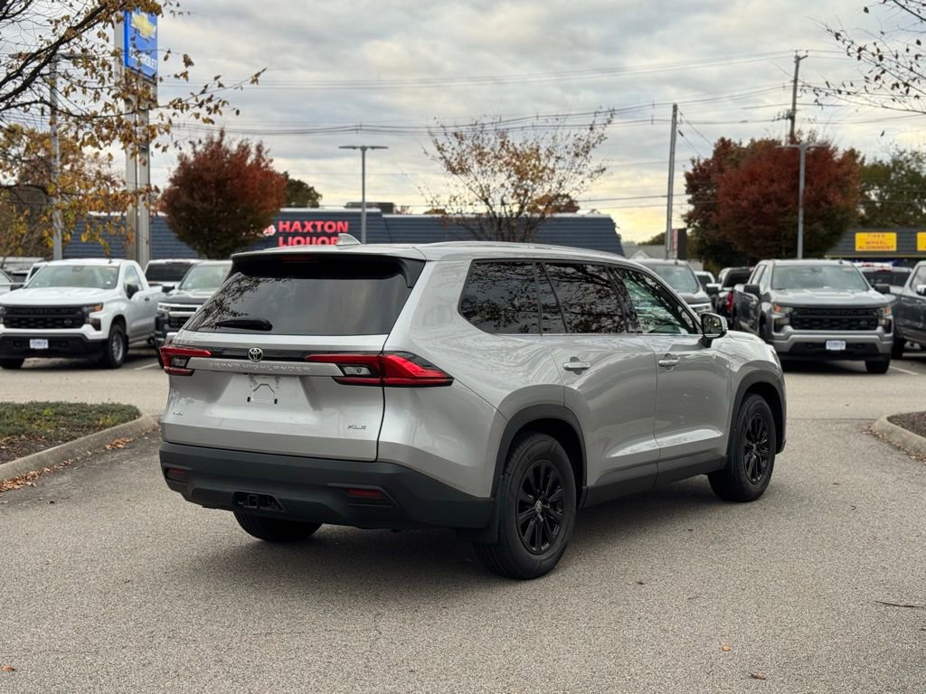 Used 2024 Toyota Grand Highlander XLE image 5