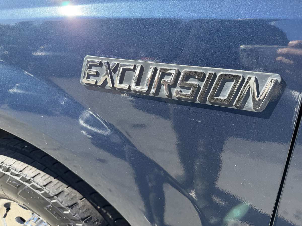 Used 2003 Ford Excursion XLT RWD image 9