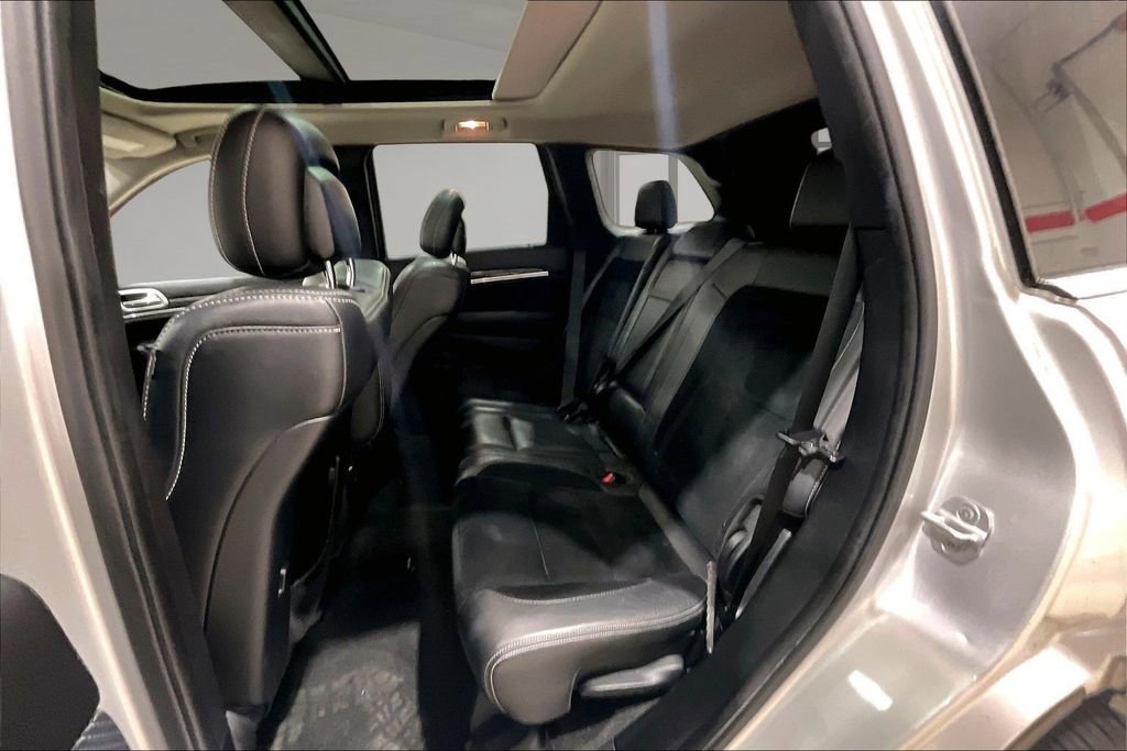 Used 2012 Jeep Grand Cherokee SRT8 w/ Luxury Group II image 26