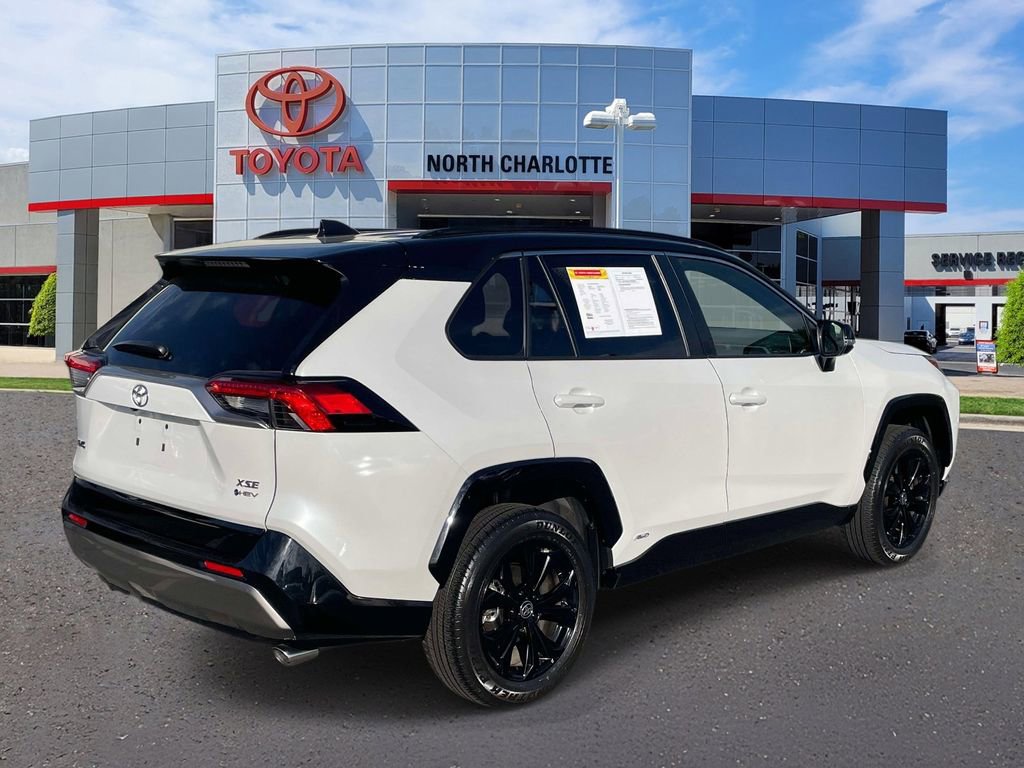 Used 2025 Toyota RAV4 XSE AWD/4WD image 8