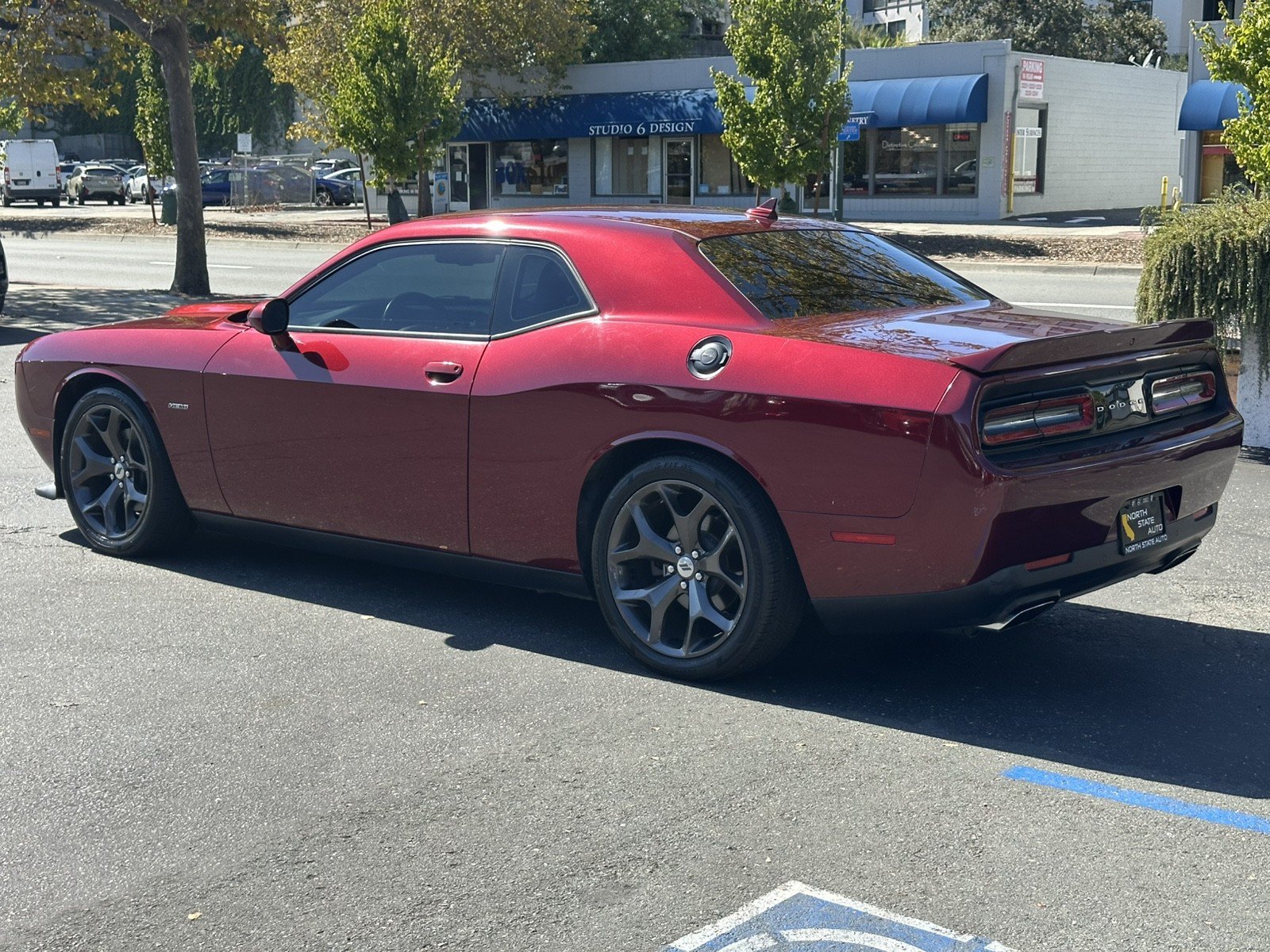 Used 2019 Dodge Challenger R/T RWD image 11