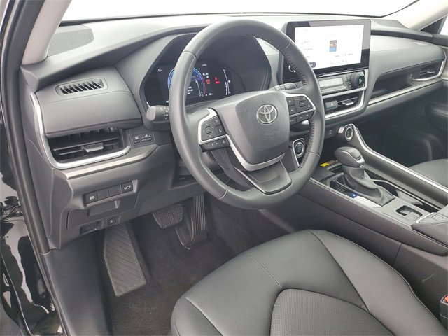 Used 2025 Toyota Grand Highlander FWD image 20
