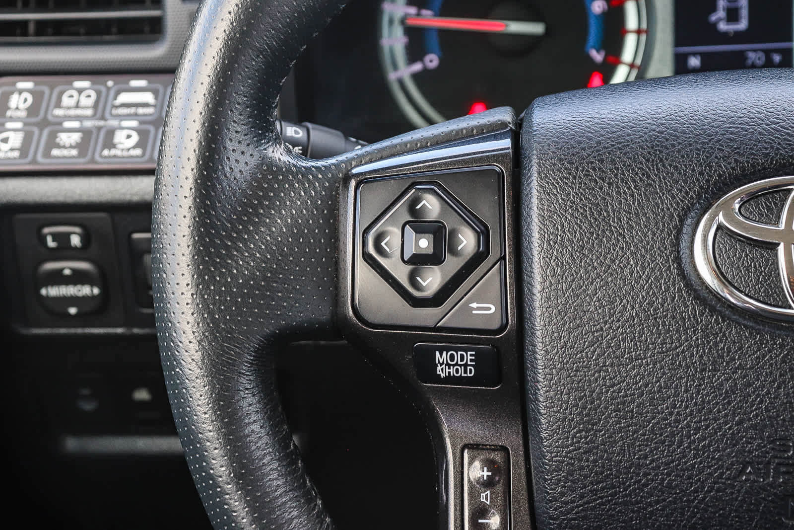 Used 2019 Toyota 4Runner TRD Off-Road Premium AWD/4WD image 26