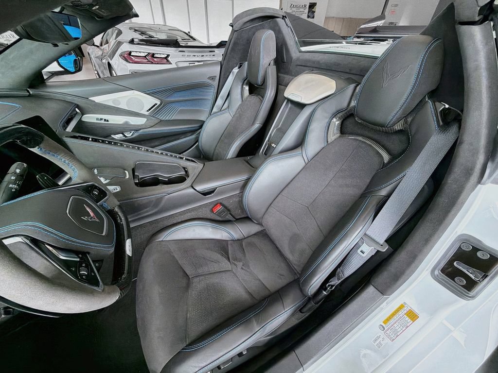 Used 2025 Chevrolet Corvette ZR1 w/ ZR1 Carbon Fiber Aero Package RWD image 22