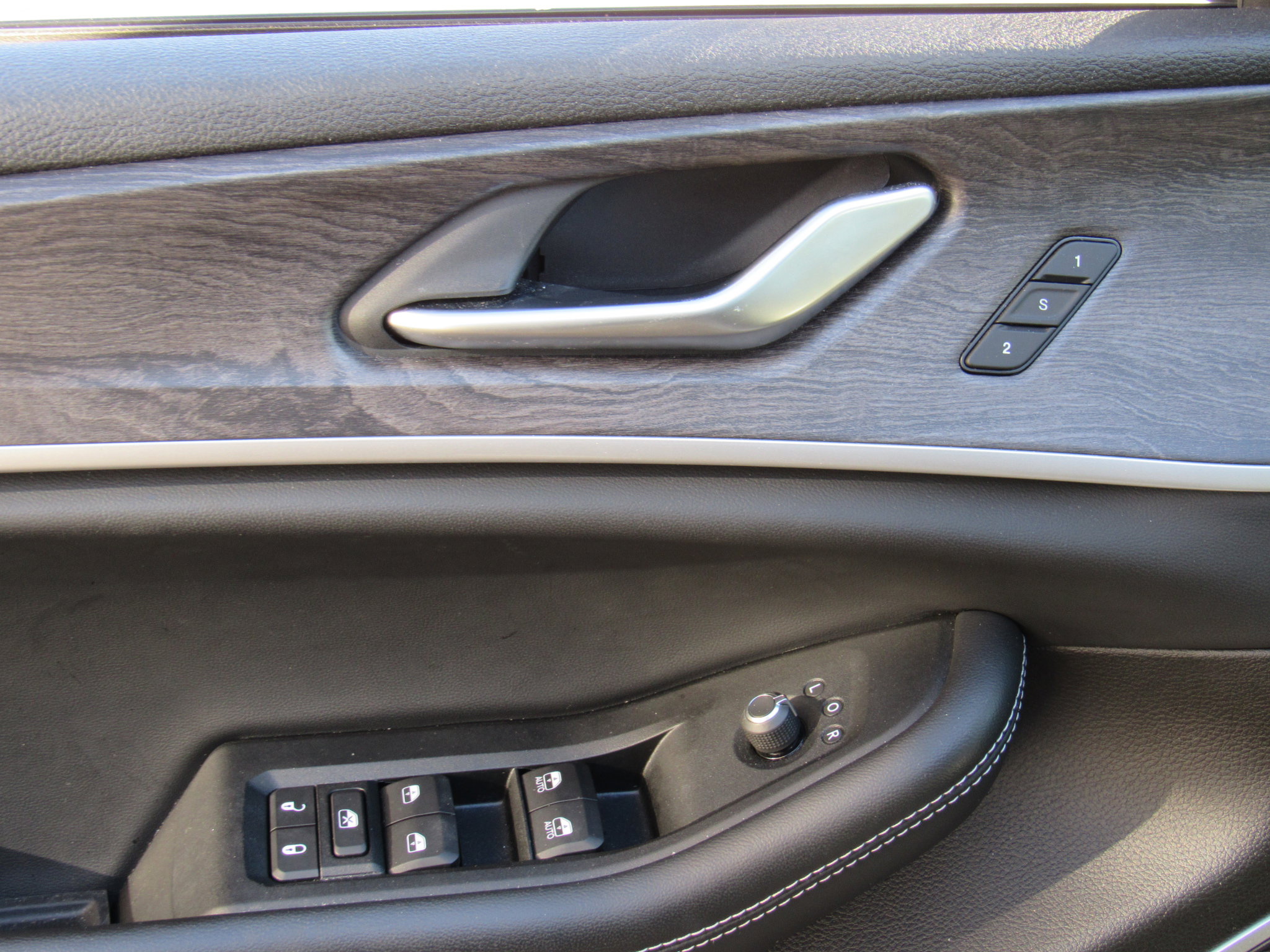 Used 2022 Jeep Grand Cherokee Limited image 13