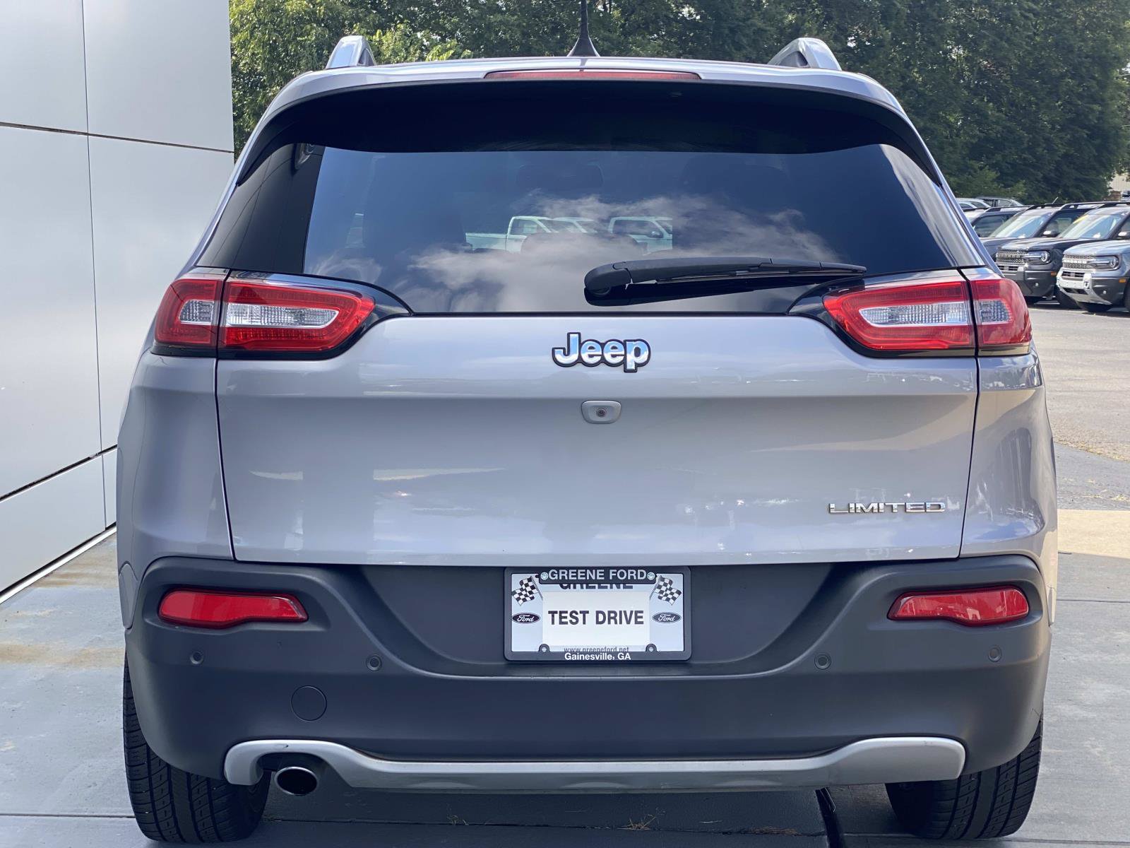 Used 2018 Jeep Cherokee Limited FWD image 5